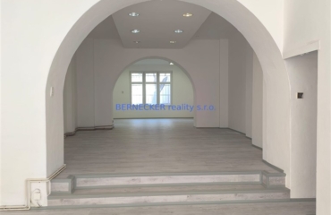 Prodejna v centru města, Hradec Králové, nájem