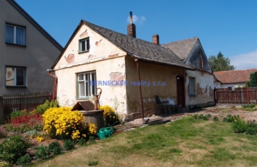 Pozemek se stavbou, Smiřice, prodej